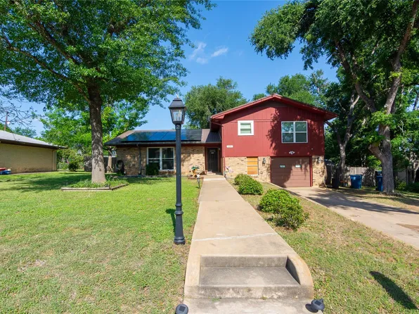 1212 Lake Terrace Dr, Elgin, TX 78621
