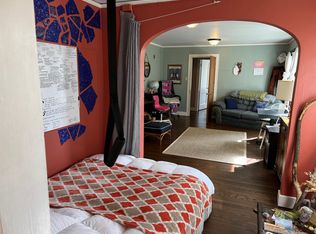 14 Howe St #A, Seattle, WA 98109