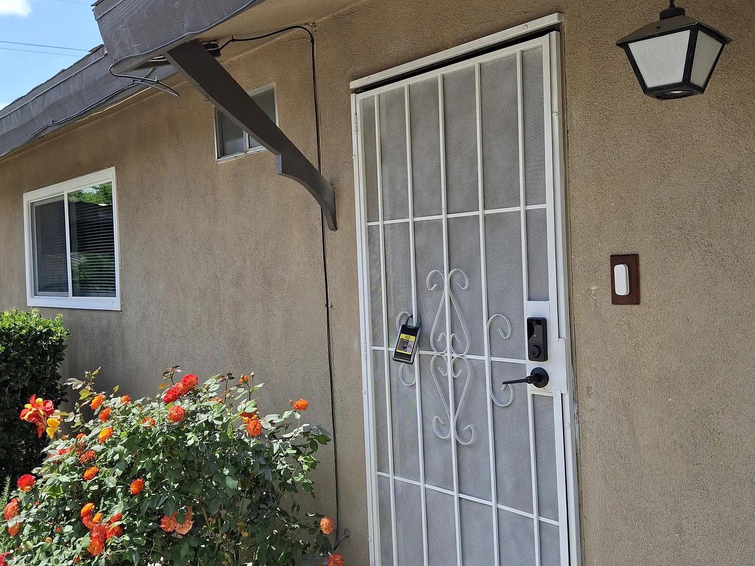 2 bed, 1.5 bath, 950 sqft, $1,275 — Photo 2