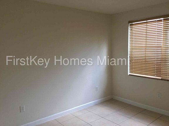 3rd image of 2884 SE 2nd Dr Unit 3