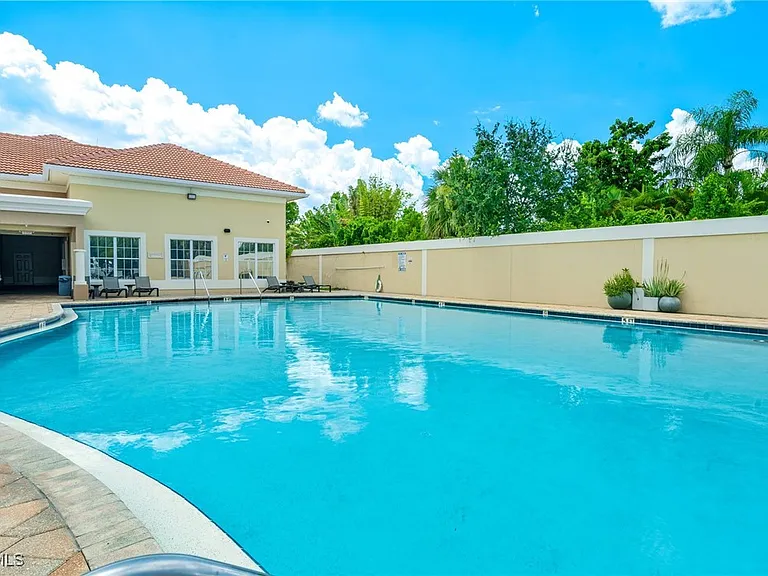 9025 Colby Dr #2107 — Photo 3