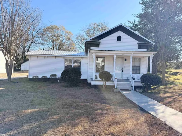 703 S Harper St, Laurens, SC 29360