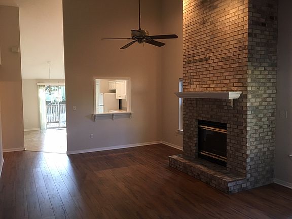 4th image of 628 Fir Ave
