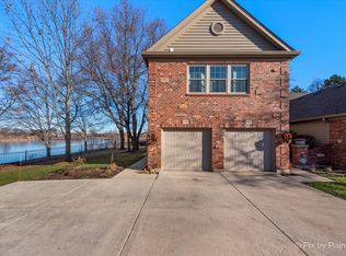 1281 Oakleaf Ct #1281, Aurora, IL 60506