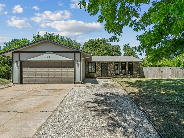 302 W Cherokee Dr, Kechi, KS 67067