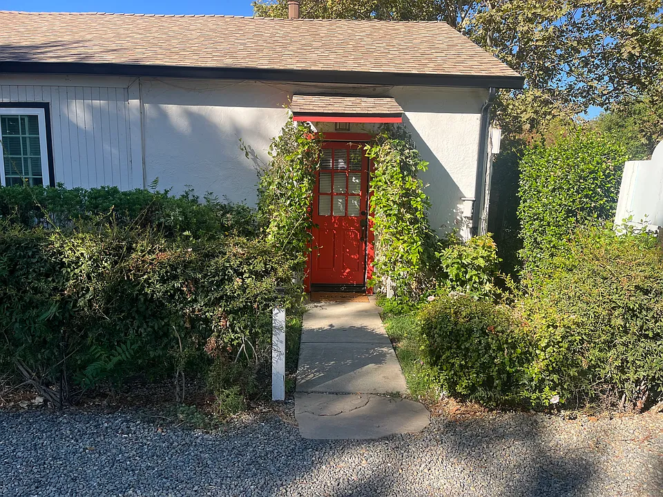102 Elliott St #1