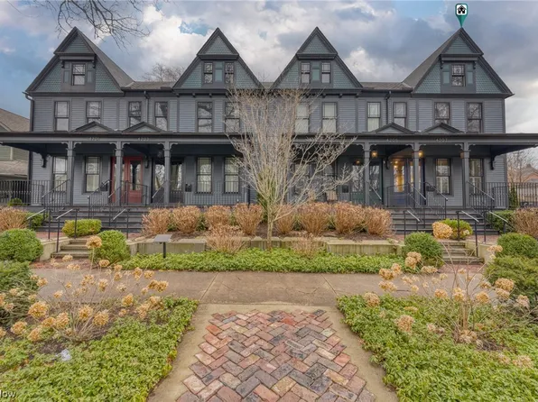 4207 Clinton Ave, Cleveland, OH 44113