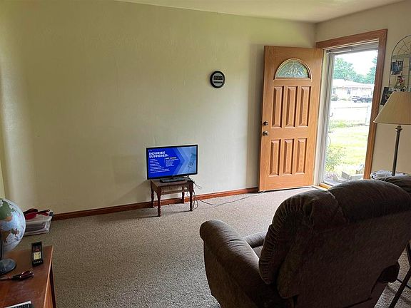 3rd image of 4832 Grandview Dr