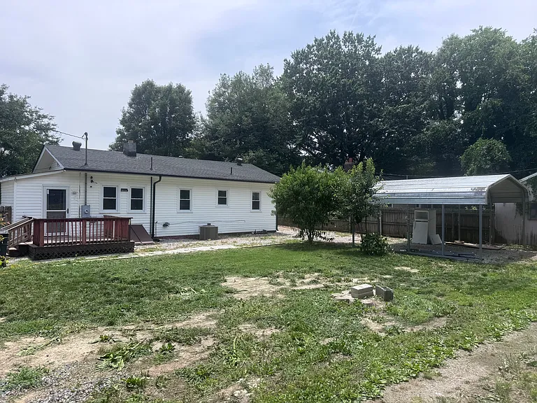 709 E Poythress St — Photo 2
