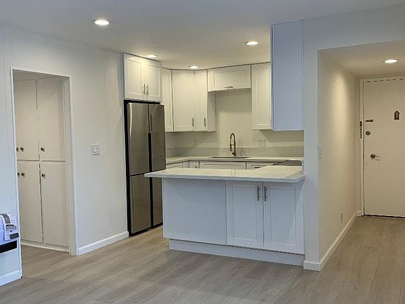 5th image of 1431 Manhattan Beach Blvd #C