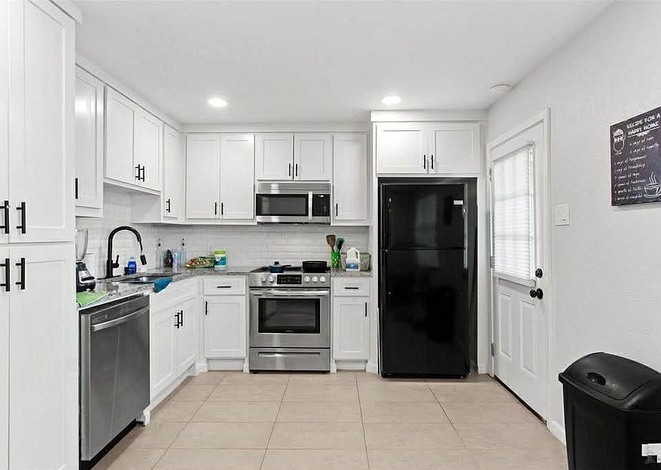 1st image of 1303 Sam Houston Dr #1303