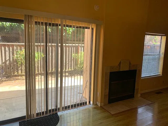 126 Lurene Dr — Photo 2