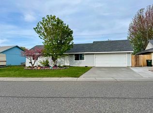 2924 Iris St, West Richland, WA 99353