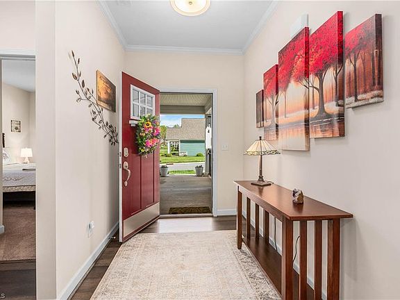 5th image of 428 Waterton Way