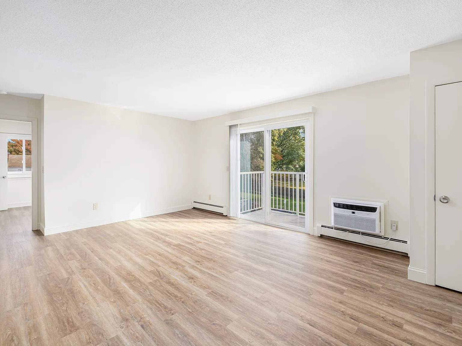 Parkway Apartments — Photo 3