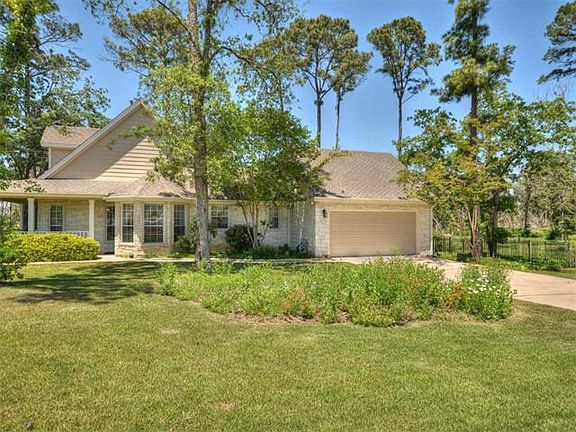 2nd image of 105 Colovista Dr