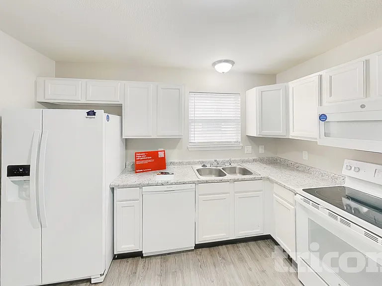 10213 Blue Sky Dr — Photo 3