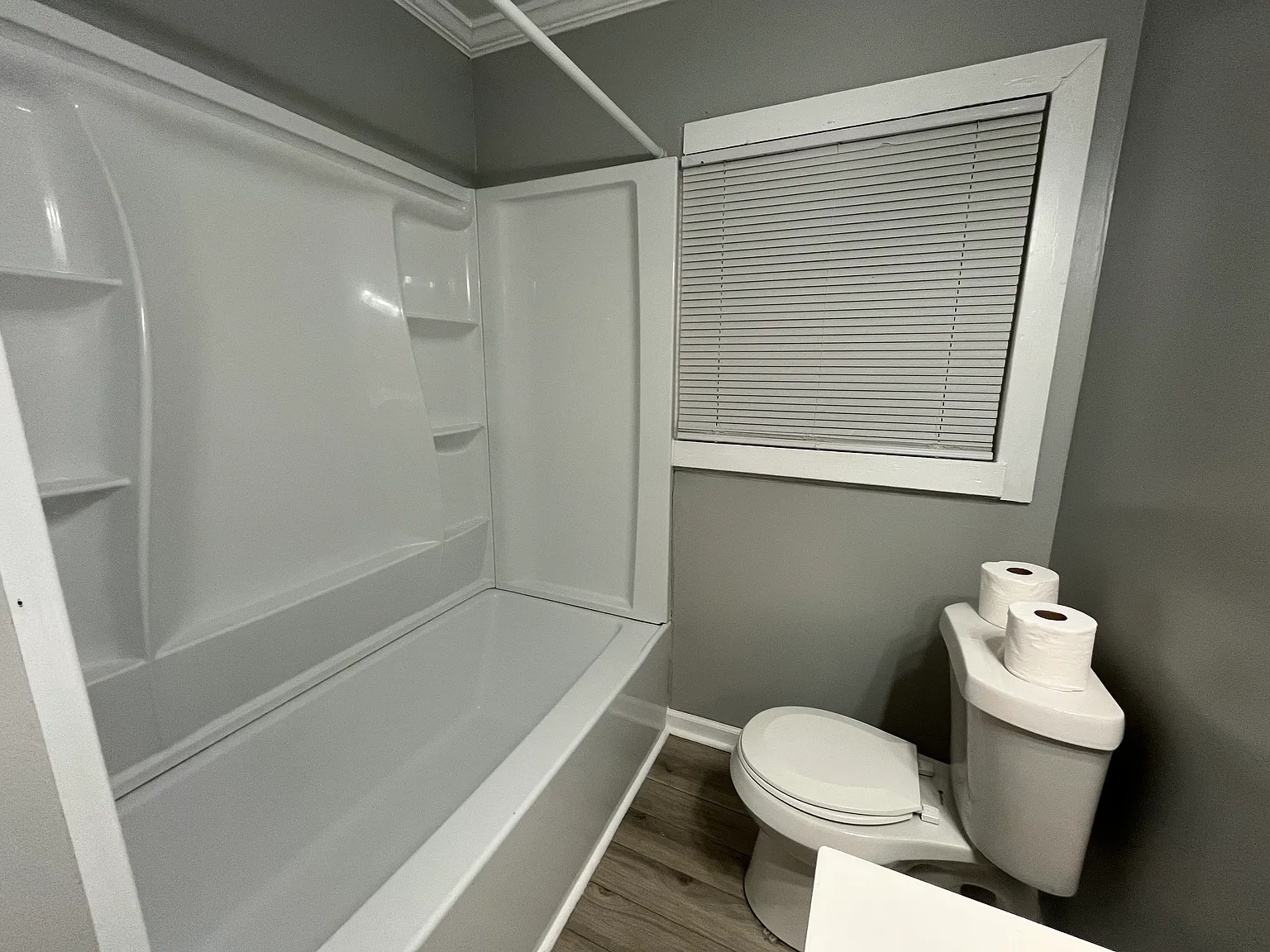 3 bed, 1590 sqft, $1,000 — Photo 3
