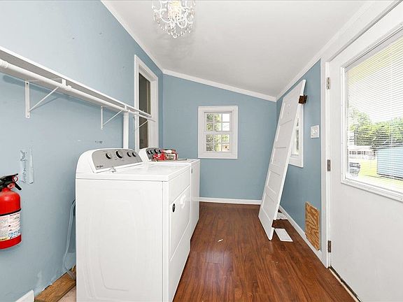 5th image of 70 Mason Lynn Dr