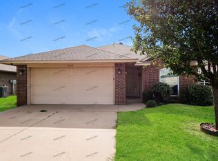 616 Rosemoor Ct, Yukon, OK 73099