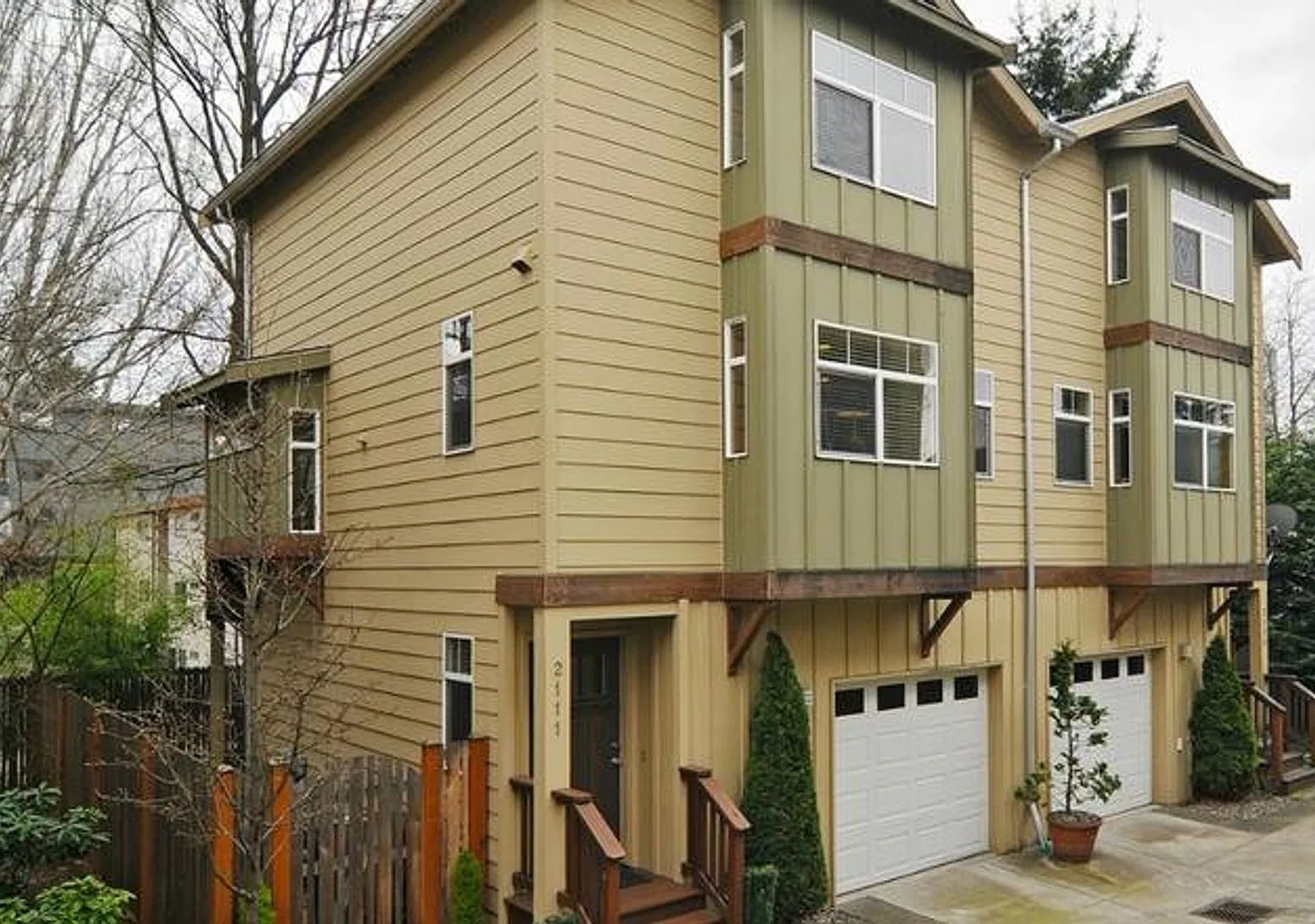 Available Now! Beautiful Squire Park Townhome Featuring Fireplace And Private Outdoor Space — Photo 1