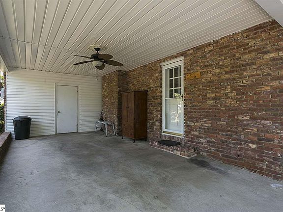 3rd image of 100 Longwood Dr