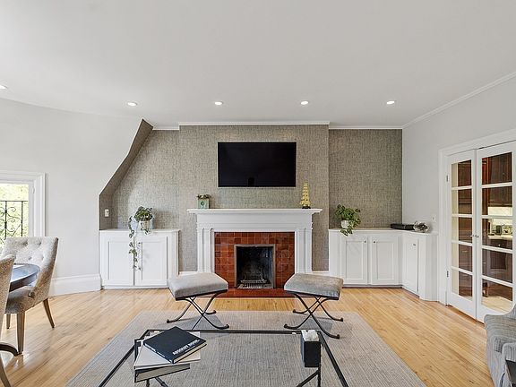 3rd image of 178 Commonwealth Ave #7
