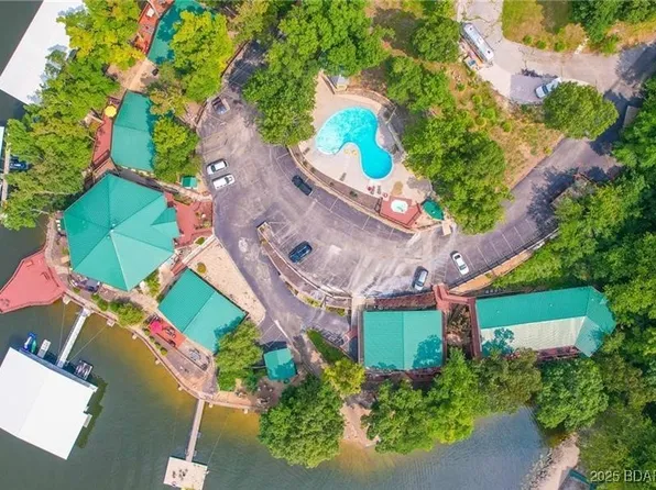 133 Polar Bear Cir #21, Lake Ozark, MO 65049