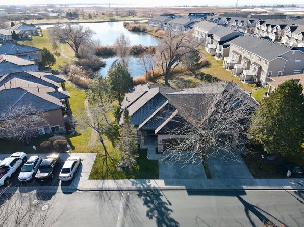 2001 W Golden Pond Way