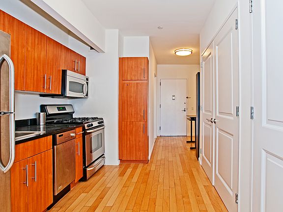 3rd image of 20 West St APT 38C