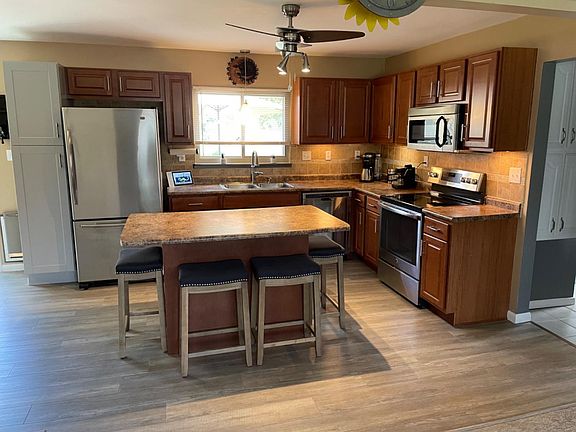 3rd image of 1389 Teal Ct