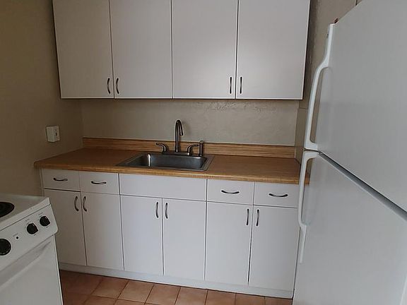 5th image of 161 Golden Gate Pt APT 4