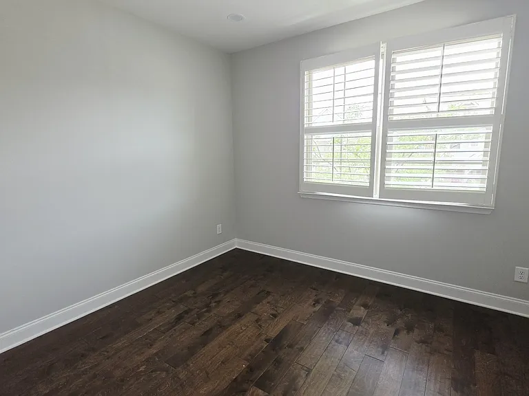 1623 Hampshire Pl — Photo 22