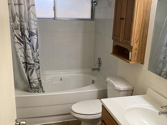 4th image of 17015 NE 105th St