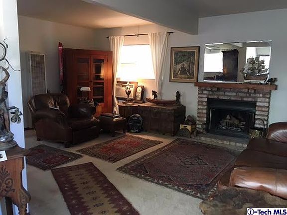 4th image of 2435 Olive Ave