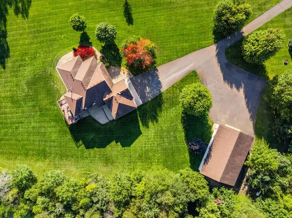 39541 Eastwood Ave, North Branch, MN 55056