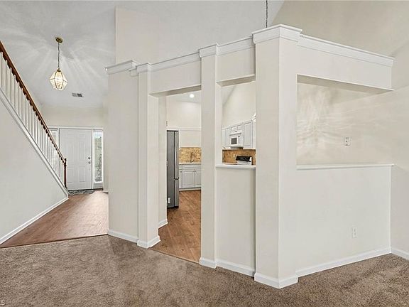 4th image of 3616 Grandway Cir