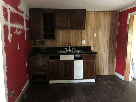 3rd image of 1652 Brown Rd