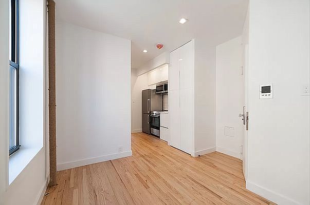 1st image of 250 Mulberry St APT 5