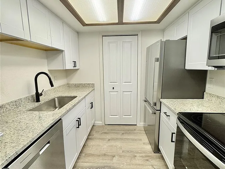 481 S Kalispell Way #102 — Photo 4