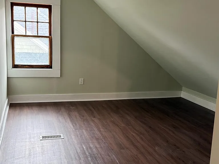 25 Mountain Ave — Photo 3