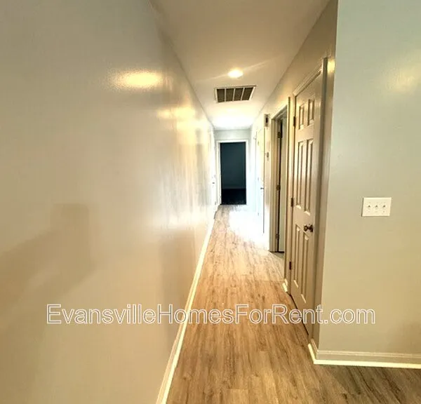 1711 Ewing Ave — Photo 4