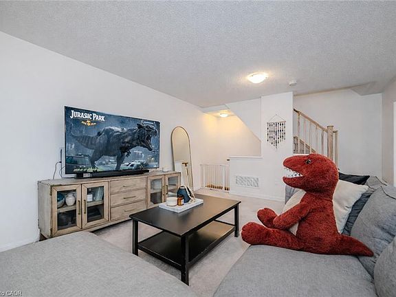 4th image of 525 Cavanagh Ln