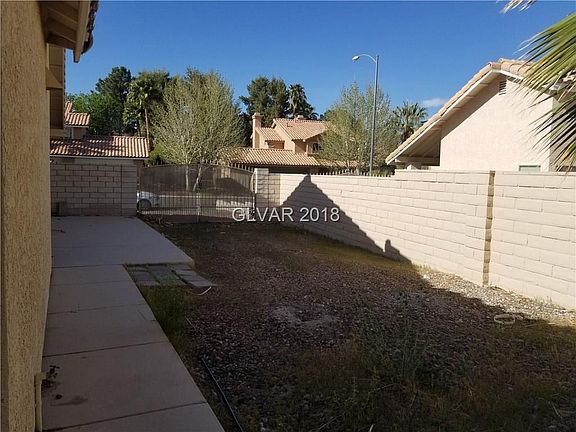 5th image of 1015 Red Hollow Dr