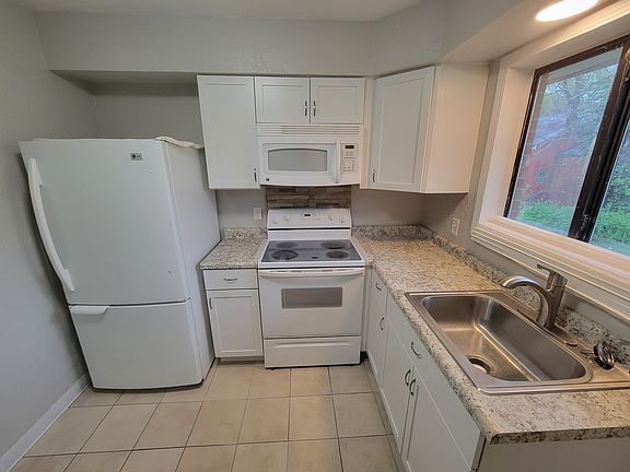 3rd image of 3909 Vest Ave #C