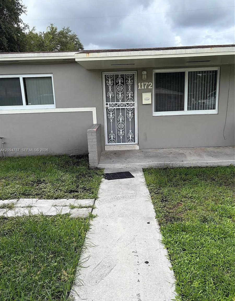 2 bed, 1.0 bath, 1794 sqft, $2,400 — Photo 1