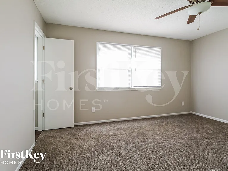 525 Sunset Ln — Photo 8