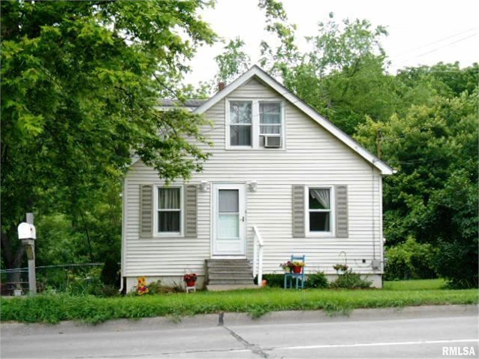 4108 Eastern Ave, Davenport, IA 52807 Zillow