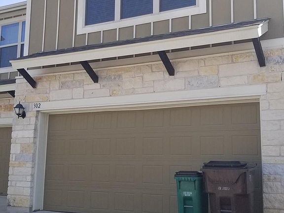 4th image of 1620 Bryant Dr Unit 302