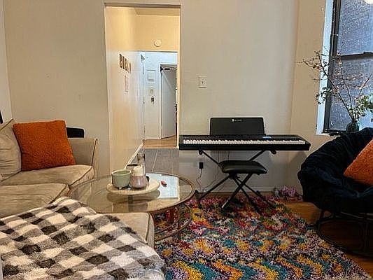 5th image of 160 E 85th St APT 3W
